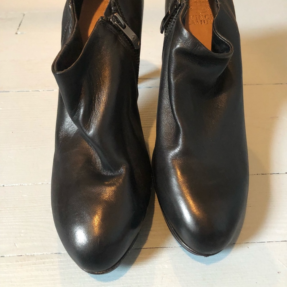 Vince Camuto size 9.5 black leather heeled bootie